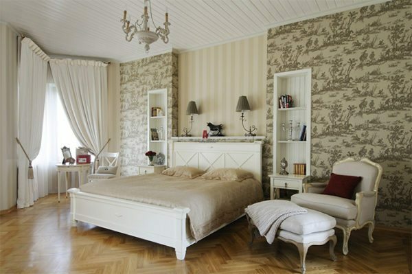 The use of wallpaper with different patterns also allows to allocate separate room area