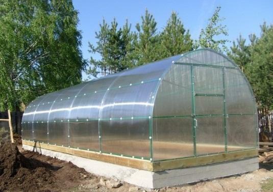 Apparater foundation växthus beror till stor del på hållbarheten hos konstruktionen