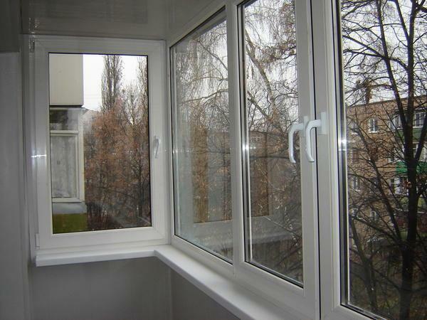 The windows on the loggia of aluminum or PVC are quite popular and in demand