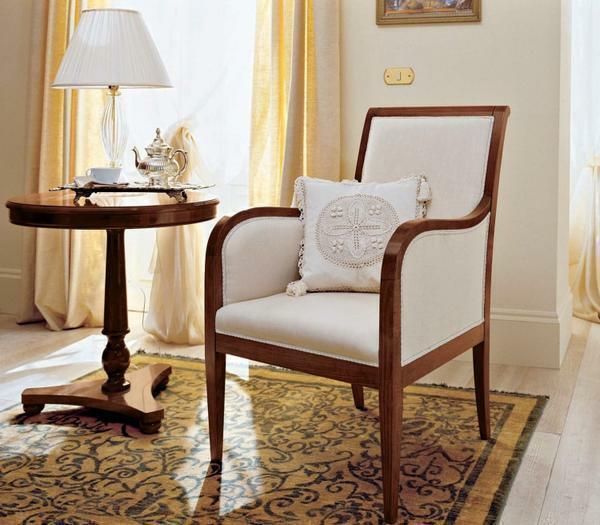 Ljuljanje stolica za sjedenje može biti izrađena od različitih materijala