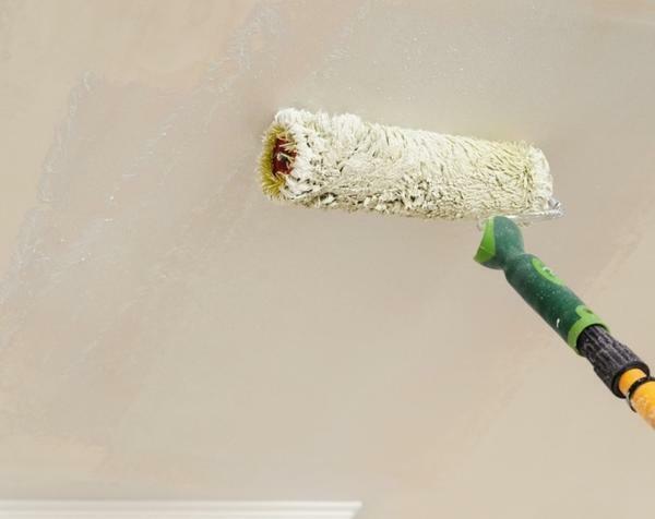 Picking up paint for drywall in the store, experts recommend paying careful attention to its quality and characteristics