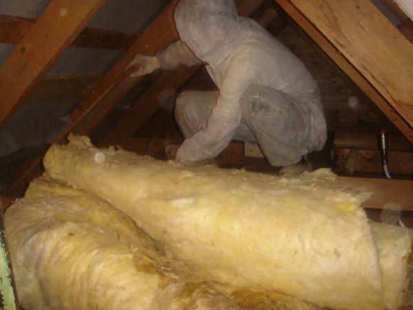 Thermal insulation of the ceiling can also be achieved by laying a roll thermal insulation material