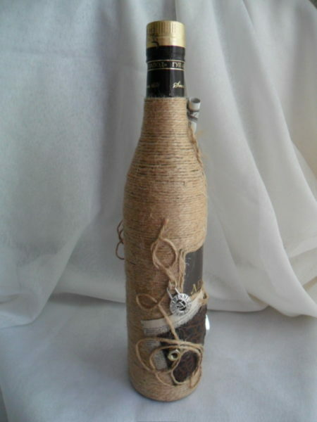 Decorate with their own hands the bottle can decorate a room or become an original gift