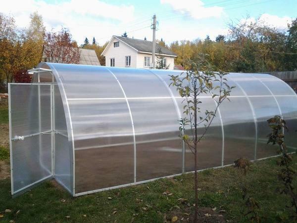 "Uralochka Comfort" is a steel greenhouse of arched shape, with anticorrosive polymeric coating of white color or galvanized, intended for covering with honeycomb polycarbonate