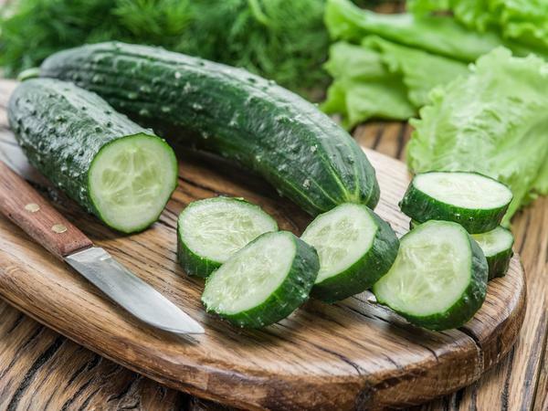 De belangrijkste reden is de accumulatie van bittere komkommers kukurbitatsina in de schil