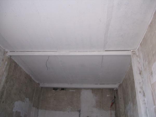 Pre-cleaning and leveling the ceiling in the garage it can be painted with water-based paint several times