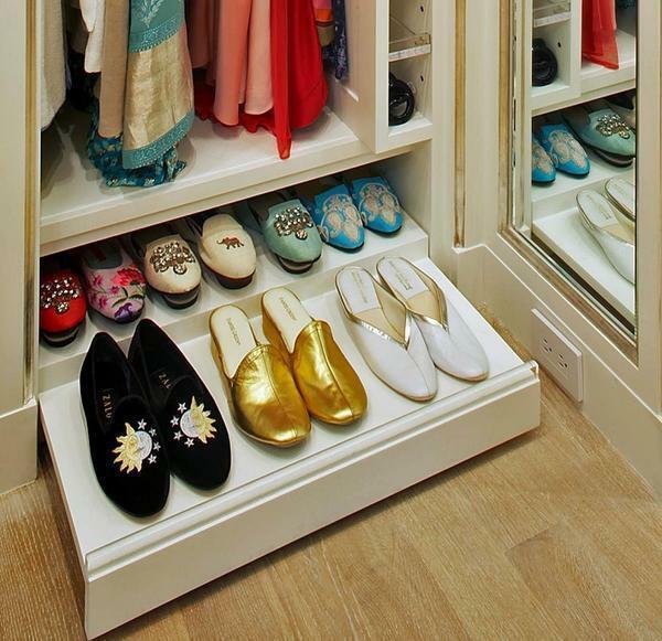 Keep in mind that the shoe storage boxes should be located at the bottom of the shoe store. This will help to free up space for other things