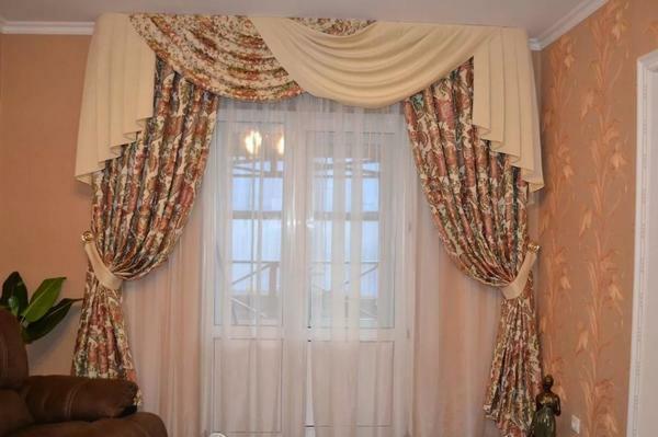Curtains with a pattern fit well with a white tulle