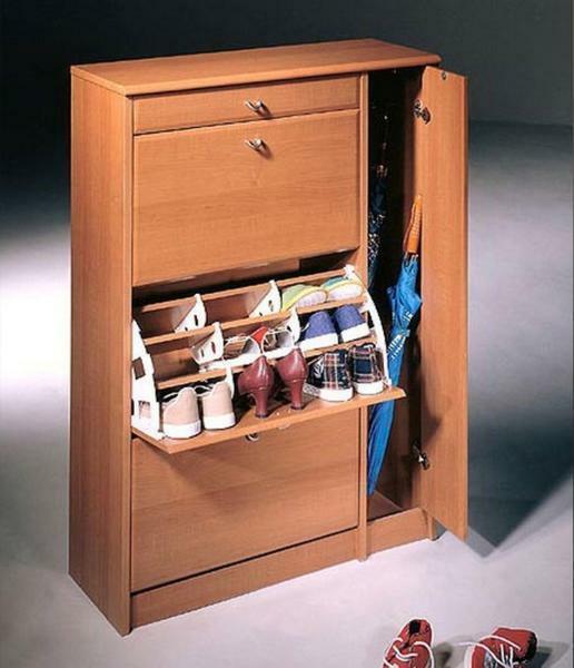 Garderoba Roka je precej praktično pohištvo set, ki omogoča, da sprejme veliko število čevljev