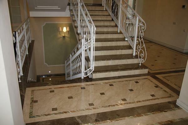 Marmor trappe: trin foto, foring og reparation af bærende paneler, kaloshnika slut, hvilket gør huset
