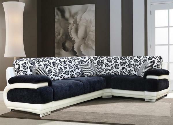 Untuk ruang tamu nyaman dan harmonis, sofa di ruang harus dipilih dengan mempertimbangkan desain ruangan