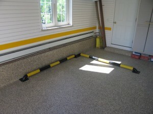 Inredning av garaget med händerna: hur och vad man ska dekorera väggarna korrekt