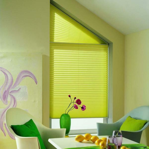 Blinds-pleated are very comfortable to use. This is due to the fact that they are much more compact and do not take up much space, and they also emphasize the shape of the window