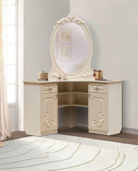 Corner dressing table is suitable for small rooms, because it does not take up much free space