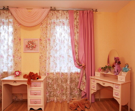 Curtains in the room for girls
