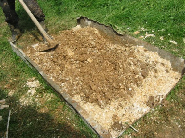 For termisk isolasjon av tak kan bare brukes på tørre kindlings kvister av sunne, som er upåvirket av råte og mugg.