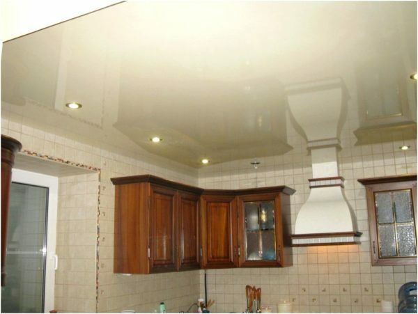 Extractor hood protects the film from excessive heat