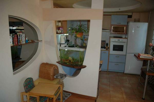 Sadrokartónové priečky zónách. LI_END kuchyňa a obývacia izba, aby čo najviac zo všetkých vzhľadom k nízkej cene a praktickosti