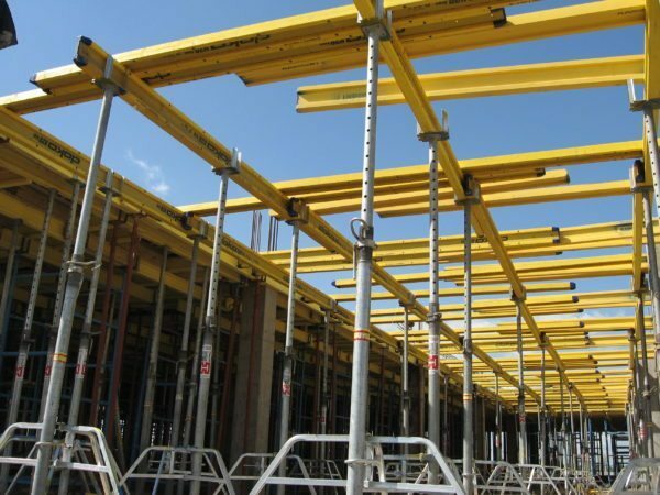 Stands for formwork should be chosen with the calculation, so that they can withstand the entire weight of the structure and filled with concrete