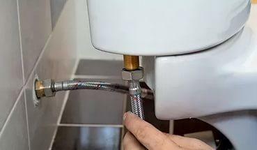 Conecte o banheiro para o abastecimento de água é realizado após a instalação de louças sanitárias é feita
