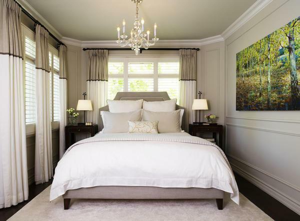 Küçük bir yatak odasında 3D efekti ile orta büyüklükte bir resim uyan