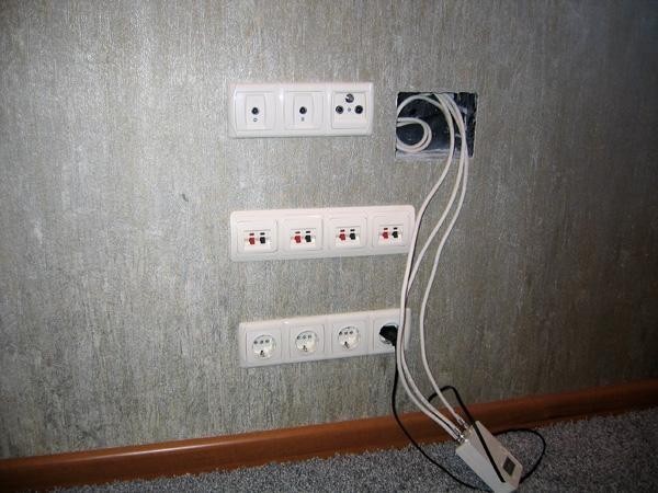 How many outlets need in the house: expert advice