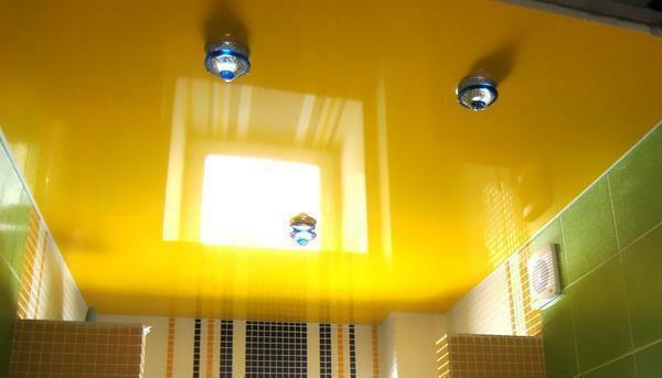 Kombinácia žltej a zelenej farby v interiéri je považovaný za jeden z najlepších
