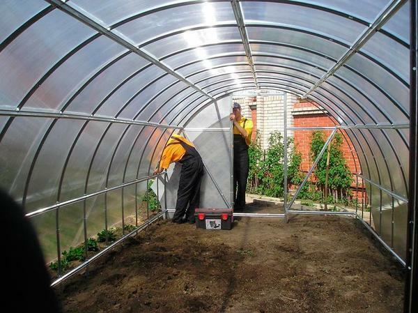 It is necessary to carry out planned repairs of the greenhouse and eliminate all the shortcomings