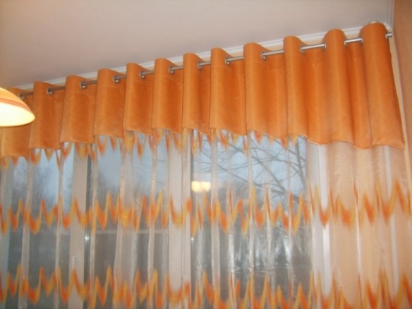 Curtains on the grommet