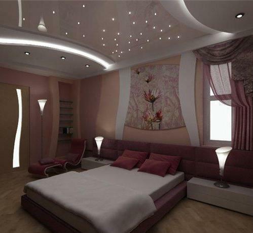 Lijep i elegantan spušteni strop će spavaćoj sobi neophodnu toplinu i udobnost