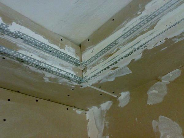 The most popular and popular are the metal corners for drywall