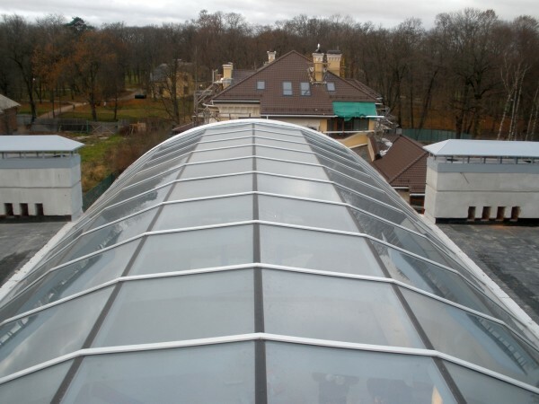 These roofs are uncommon, but if you want to make the greenhouse above the garage, then this decision will be an excellent option