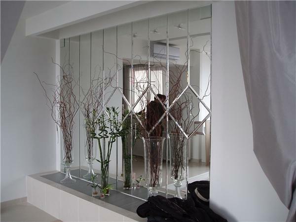 Visual expansion of space is one of the main advantages of using a mirror panel