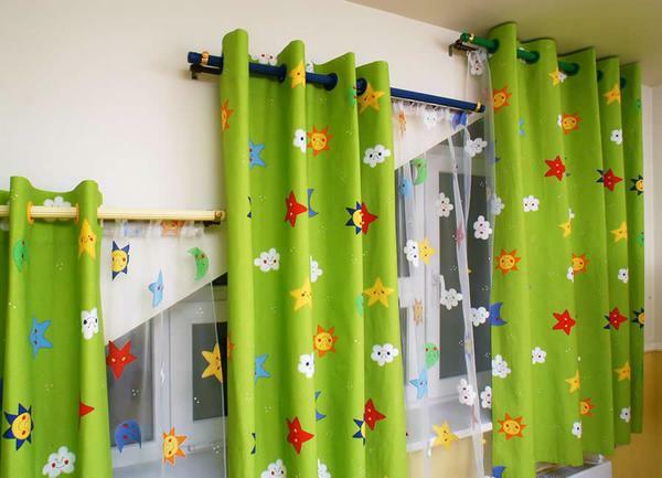 When choosing a color palette for curtains in the nursery, consider the opinion of the child