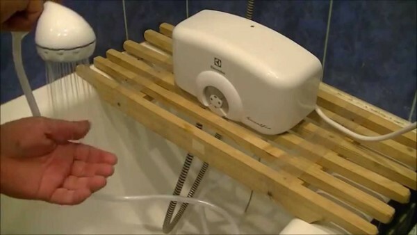 While "protochnik" works properly, the hot water will not go away