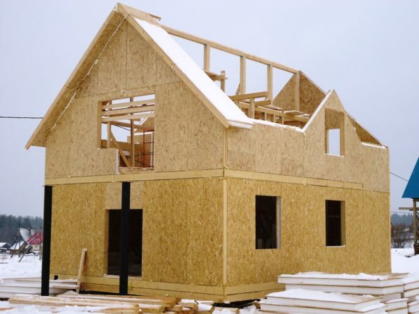 Construction of houses from SIP panels - the process quick and does not require construction equipment