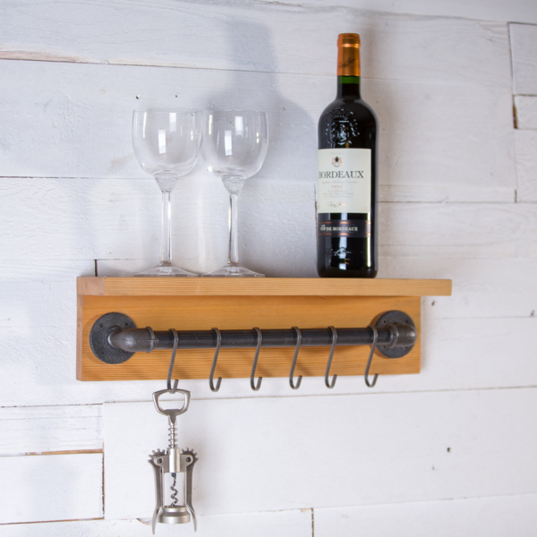 The key shelf combines several functions