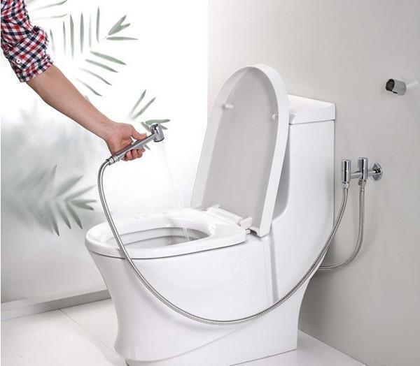 The model of a hygiene shower perfectly fits into a small or combined bathroom