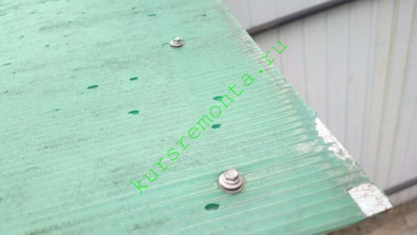 Fastening screws for metal performed with rubber pressshayboy.