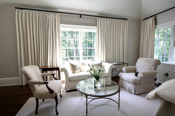 Soba interijeri dobro u kombinaciji bijele i svijetlo - smeđu boju
