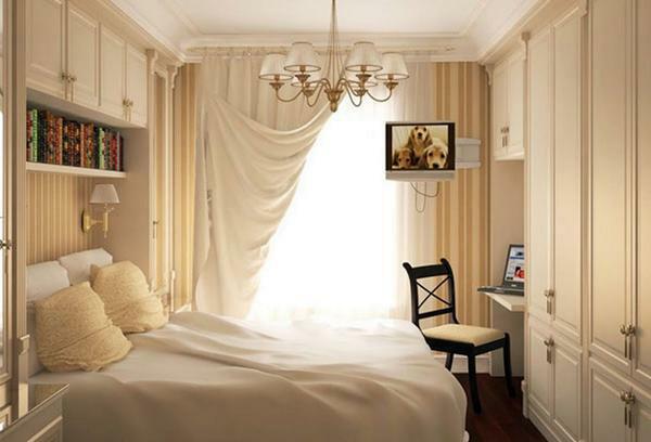 Lokacija krevet može ovisiti ne samo o preferencijama ili prihvaćenih normi. Važnu ulogu igra po obliku i veličini prostorije