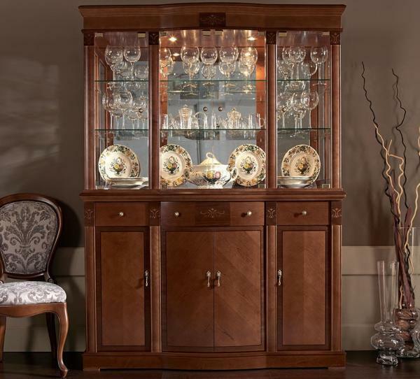 Buffet tálalószekrény a nappaliban: a fénykép sarokszekrény kirakat klasszikus, szekrények, bútorok, gyönyörű szekrény kortárs