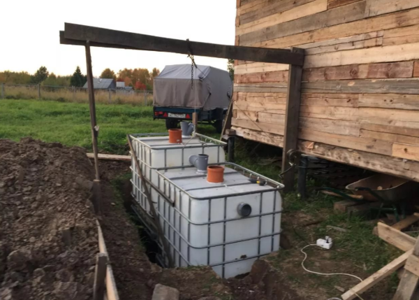 Installation of a septic tank from European cubes can be made independently