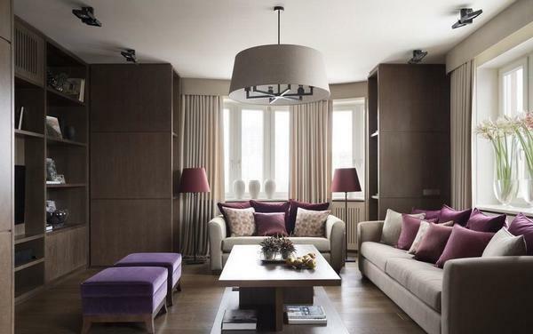 Der Stil für das Wohnzimmer sollte die Eigenschaften des Raumes und persönlicher Präferenzen unter Berücksichtigung gewählt werden