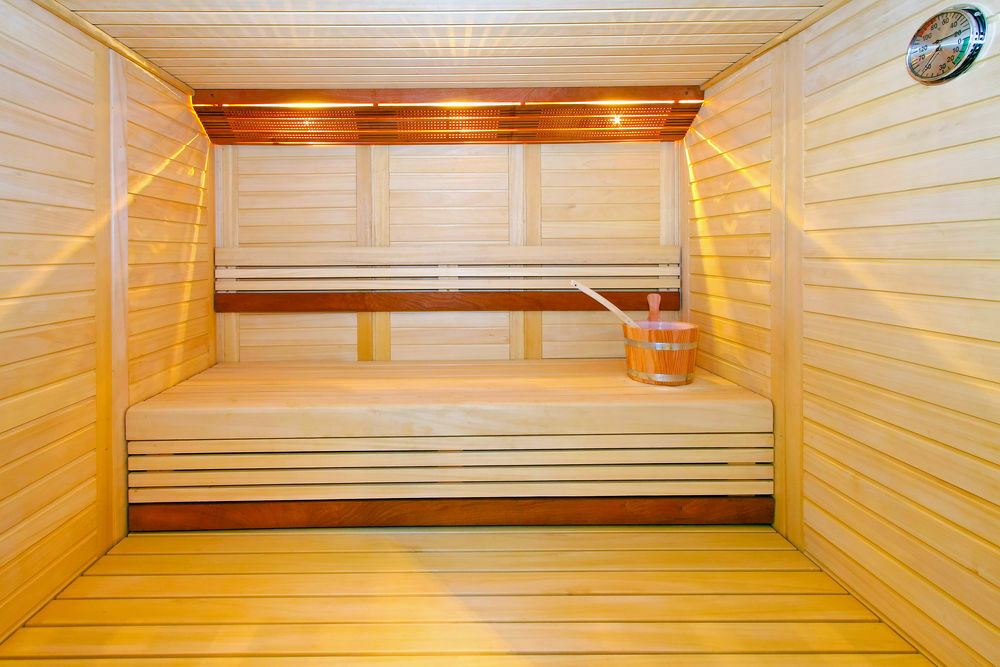 Som er bedre for fôr bad eller sauna: hvordan å velge materiale for interiør, video og bilder