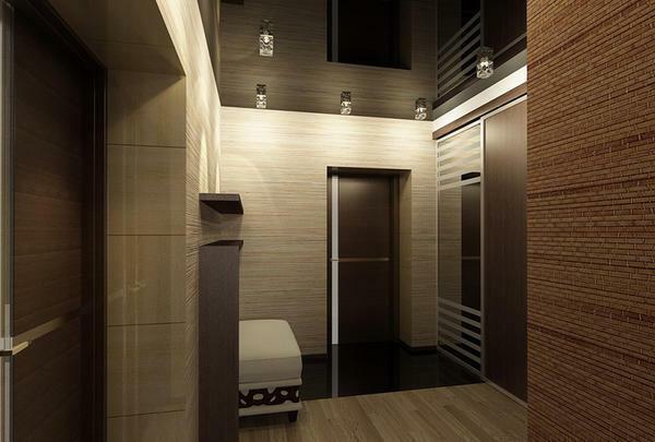 Spuščeni stropi v dvorani Foto: Oblikovanje črno in majhna, sijajni dvoetažno stanovanje