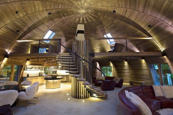  Despite the seemingly small size, the dome inside the house is very spacious.