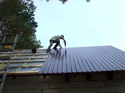 Repair iron roof gable roof
