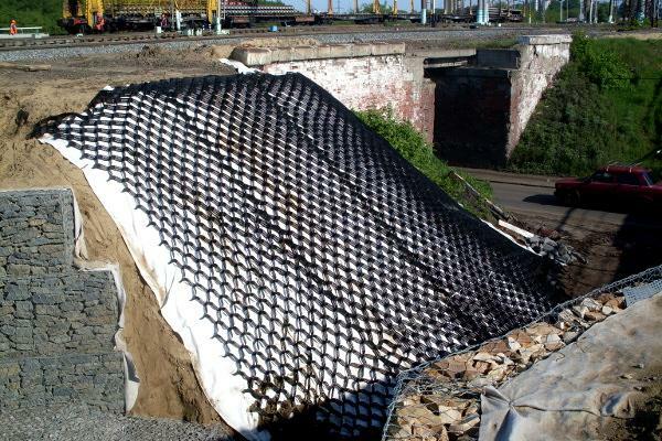 Geogrid - a modern material for strengthening the soil