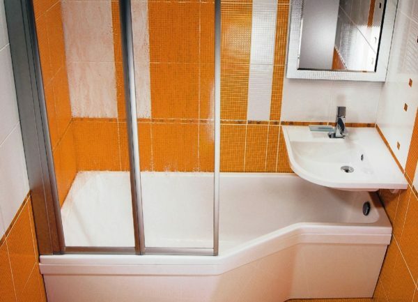 Pia lírio d'água pode ser instalado acima do banho - ele só economiza espaço